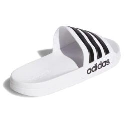 ADIDAS Badslippers Voor Zwembad Adilette Shower Wit 8 ADIDAS Badslippers Voor Zwembad Adilette Shower Wit -Adidas Winkel badslippers voor zwembad adilette shower wit 1