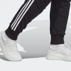 ADIDAS Essentials 3-Stripes French Terry Cuffed Broek (Grote Maat) 11 ADIDAS Essentials 3-Stripes French Terry Cuffed Broek (Grote Maat) -Adidas Winkel essentials 3 stripes french terry cuffed broek grote maat 4