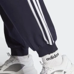 ADIDAS Essentials 3-Stripes French Terry Loose-Fit Broek 11 ADIDAS Essentials 3-Stripes French Terry Loose-Fit Broek -Adidas Winkel essentials 3 stripes french terry loose fit broek 4