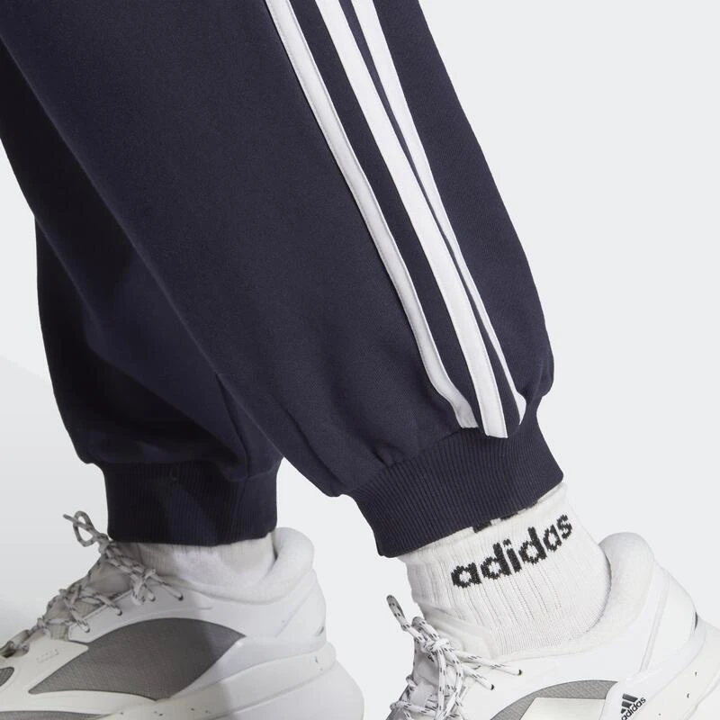 ADIDAS Essentials 3-Stripes French Terry Loose-Fit Broek 7 ADIDAS Essentials 3-Stripes French Terry Loose-Fit Broek - Afbeelding 5
