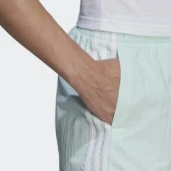 ADIDAS Essentials 3-Stripes Woven Short (Loose Fit) -Adidas Winkel essentials 3 stripes woven short loose fit 5