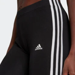 ADIDAS SHORT VOOR FITNESS EN SOFT TRAINING DAMES ZWART 10 ADIDAS SHORT VOOR FITNESS EN SOFT TRAINING DAMES ZWART -Adidas Winkel short voor fitness en soft training dames zwart 2