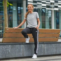 ADIDAS T-SHIRT VOOR FITNESS EN SOFT TRAINING VOOR DAMES GRIJS -Adidas Winkel t shirt voor fitness en soft training voor dames grijs 6