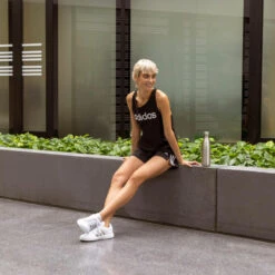 ADIDAS TOP VOOR FITNESS EN SOFT TRAINING DAMES ZWART 17 ADIDAS TOP VOOR FITNESS EN SOFT TRAINING DAMES ZWART -Adidas Winkel top voor fitness en soft training dames zwart 6